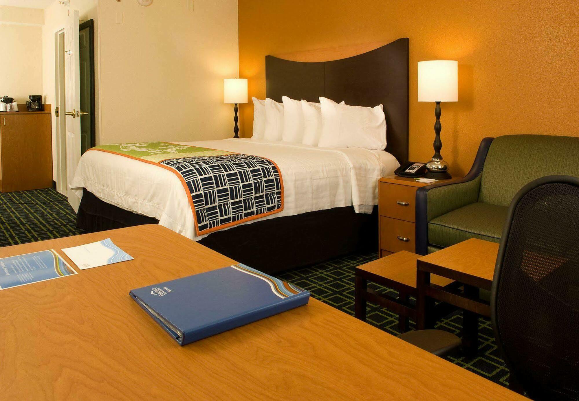 Fairfield & By Marriott Orlando 3*