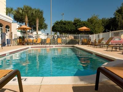 Hotel Fairfield & By Marriott Orlando 3*