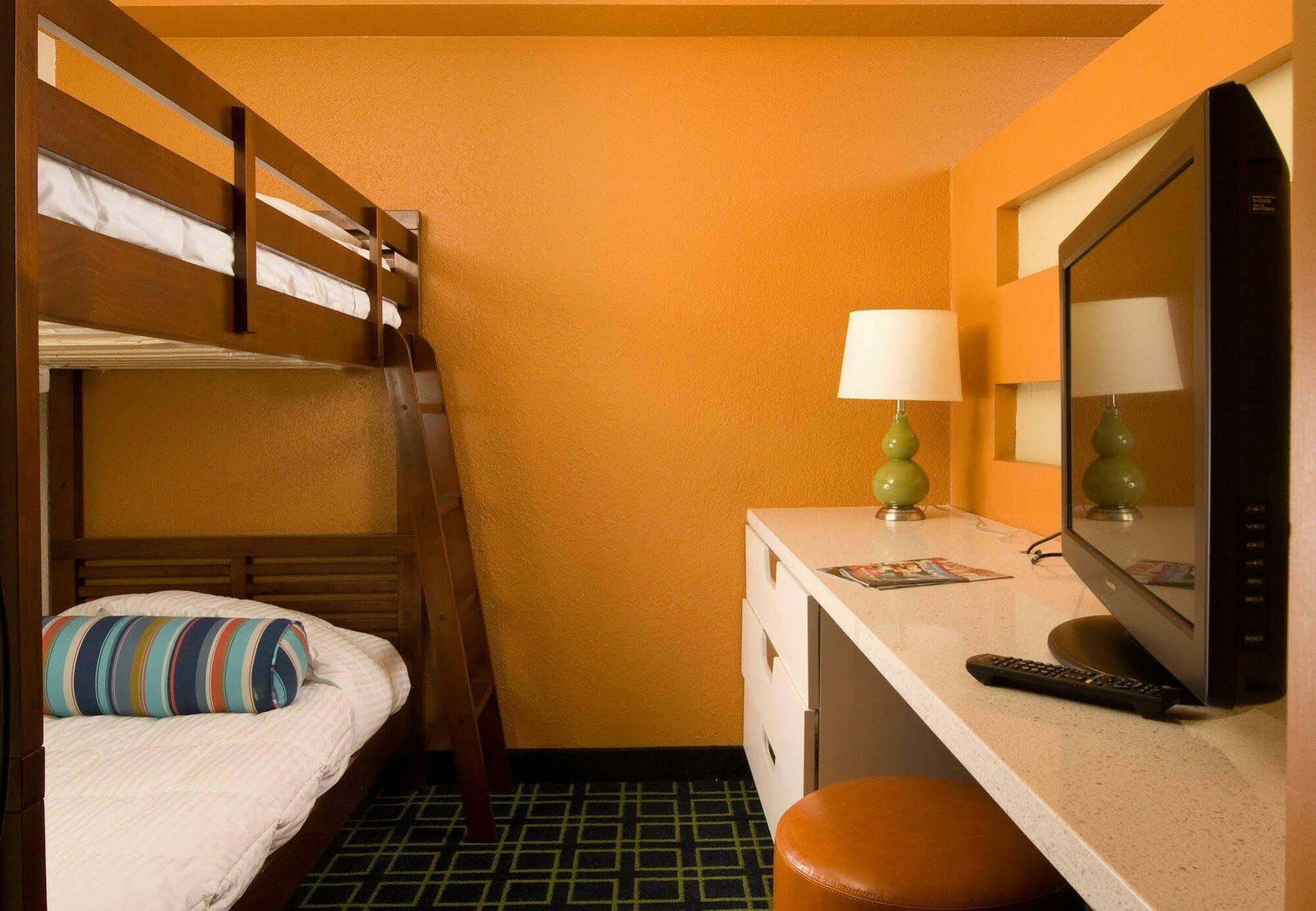 Fairfield & By Marriott Orlando Hotel